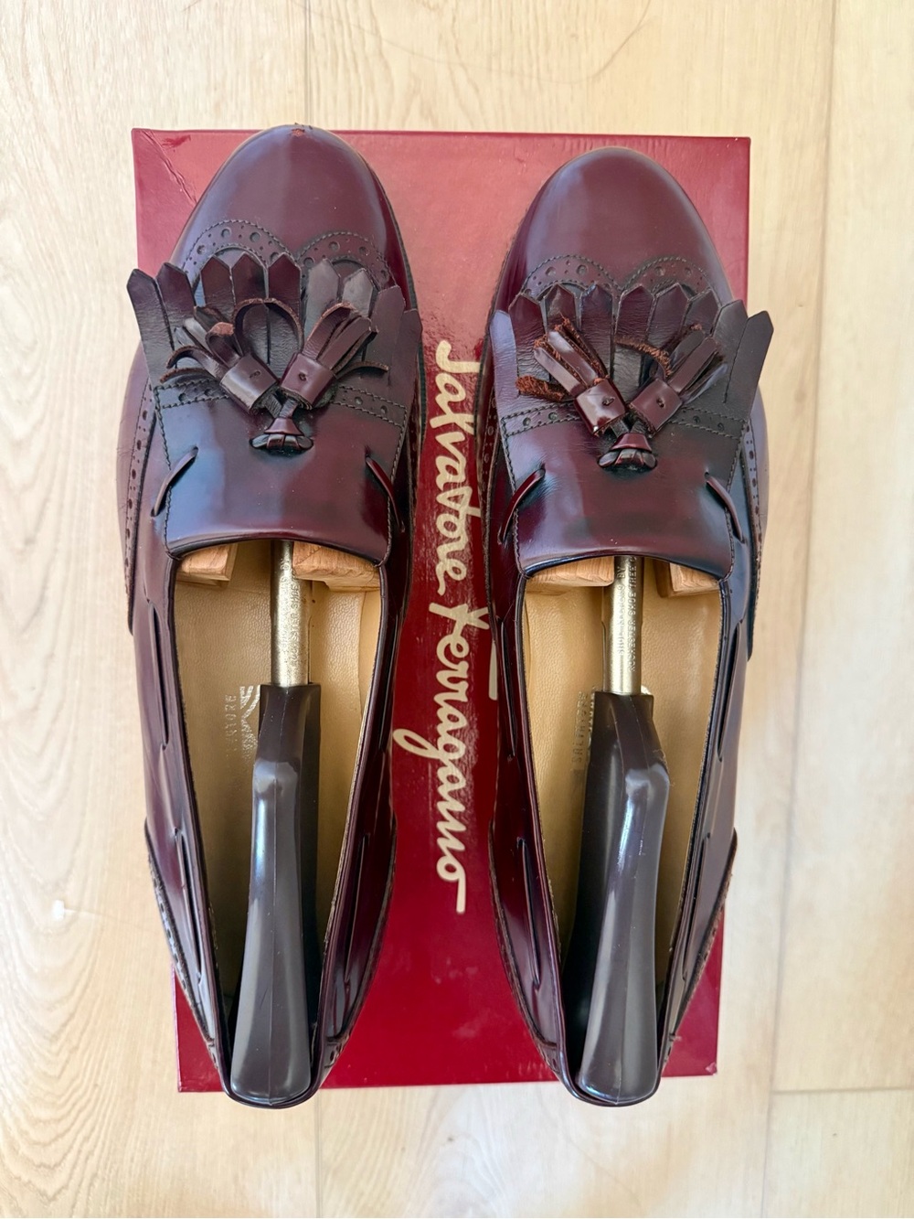 Salvatore Ferragamo Men’s Dark Burgundy Tassel Loafers Lucas Bordeaux Size 8